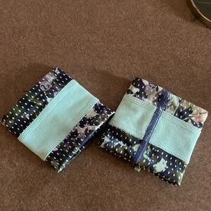 Lulu lemon sweat bands zipper pocket key